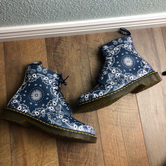 dr martens pascal bandana